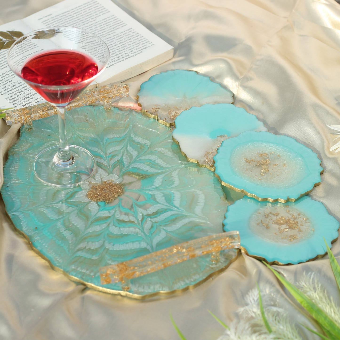 Resin Art Spiral Blue Handmade Tray With Six Coasters