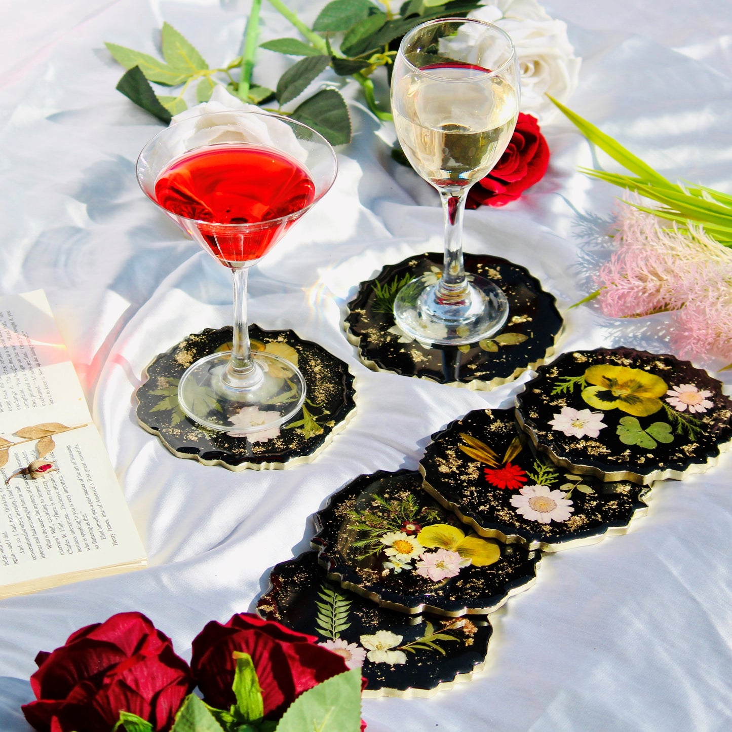 The Garden - Real Flowers Handmade Tray Set With 6 Coasters (Black)